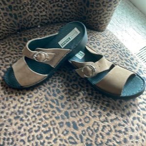 NWOB Josef Seibel leather sandals size 8.5/ 9 (39)
